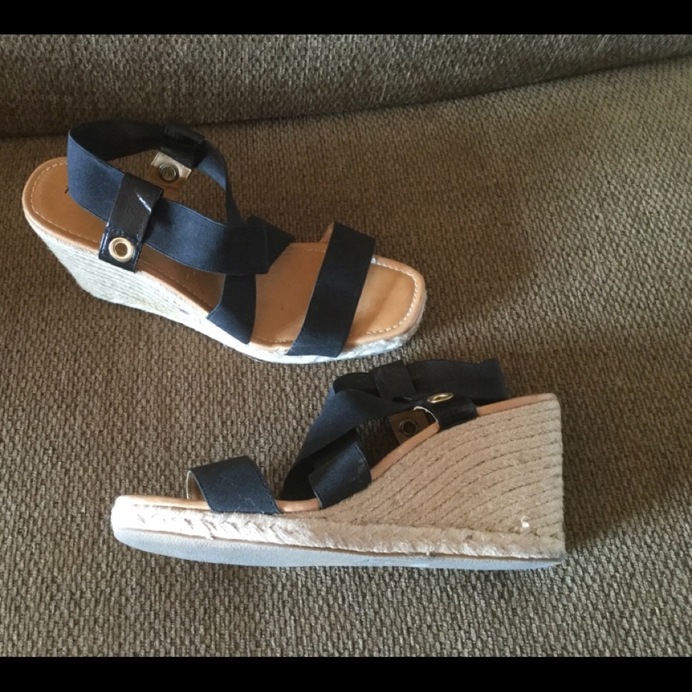 Black Chic Wedge Sandal